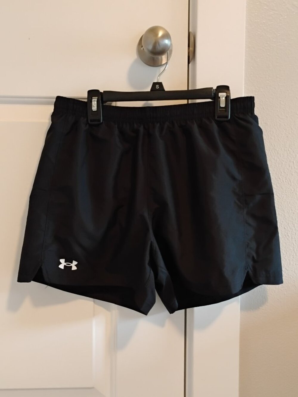 Under Armour Black Lined Active Shorts Size S